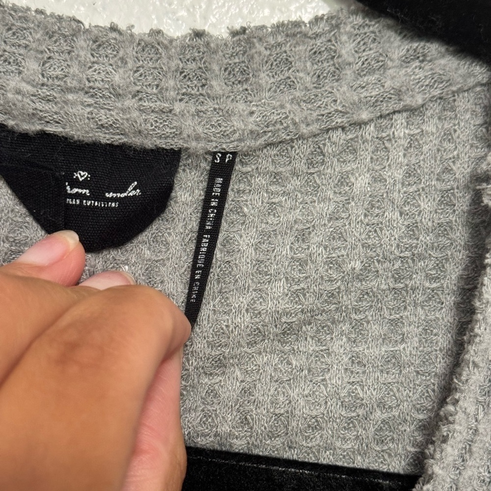 Urban Outfitters Out From Under oversized waffle knit thermal size small grey - Picture 4 of 9
